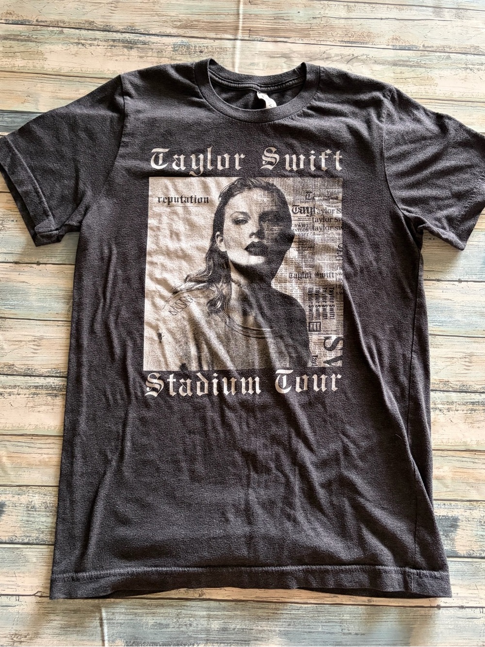 Taylor Swift Reputation Stadium Tour 2018 Dark Gray Size Small - Picture 4 of 6